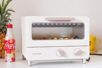 入预热的东芝烤箱中，200度约烘烤30分钟。