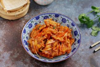 外酥里嫩，酸甜可口的锅包肉。