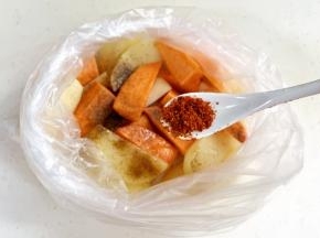 1小匙辣椒粉。