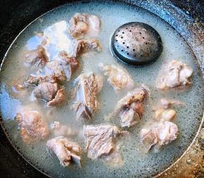 煮至排骨八成熟即可