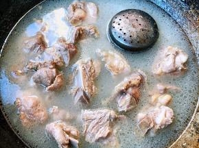 煮至排骨八成熟即可