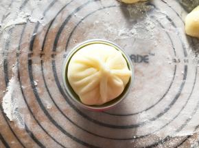 包起来捏紧封口即可，