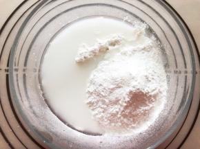 糯米粉和温水混合