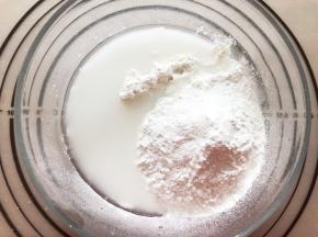 糯米粉和温水混合