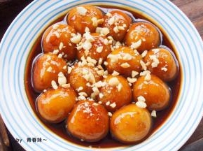 最后撒上花生碎