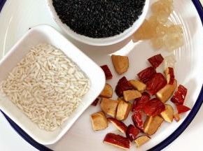 准备好需要的食材。