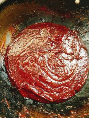 加入一点白芝麻，熬5分钟即可关火！