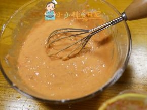 搅拌成没有疙瘩的面糊糊