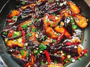 起锅前放入适量的葱花！