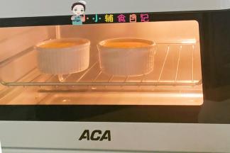 烤箱预热165度 烤10分钟