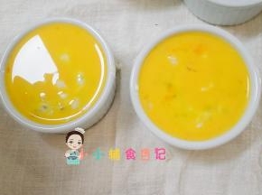 倒上前面准备好的蛋黄液