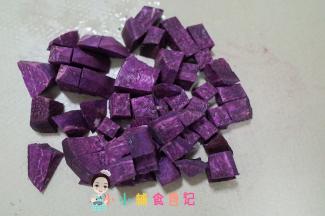 紫薯去皮切丁