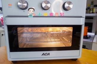 好了出炉啦 是不是非常简单呢 蘸番茄酱会更好吃哦