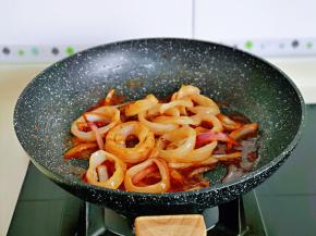 小火翻炒均匀。