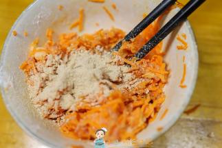 加入适量香菇粉调味