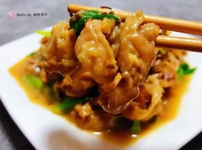 羊肉片入口鲜嫩味美真是唇齿留香回味无穷