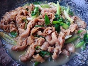 羊肉片入味均匀即可出锅享用