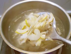 春笋切片焯水3分钟