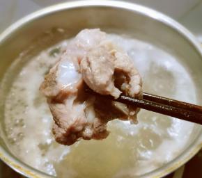 变色后捞出 清洗干净