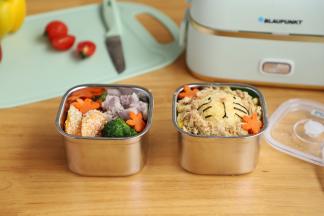 做好两个便当。