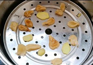 蒸好的花胶会缩小一点。