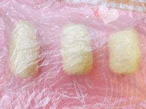 盖保鲜膜松弛15分钟。