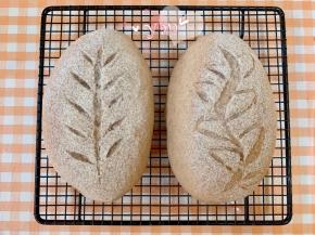 出炉放晾网上晾晾。