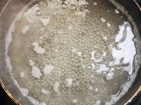 搅拌均匀，大火煮开！