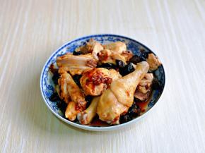 戴上食品手套抓拌均匀。