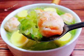 虾仁入口鲜嫩美味混搭着萝卜丝的清香豆腐的嫩滑入口即化好吃极了