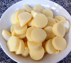 日式豆腐切成一厘米左右的片状