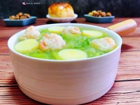 搭配果酱面包、干果一起吃营养丰富