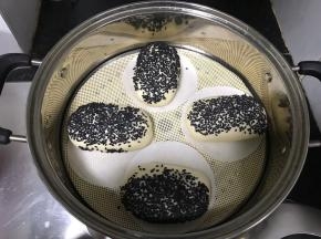 放入锅中发酵至2倍大，上锅蒸15分钟，焖5分钟就可以了