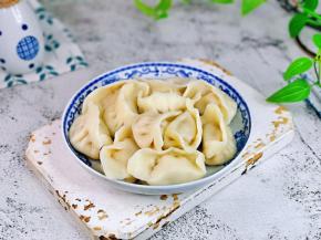 首次尝试玉米粒饺子。