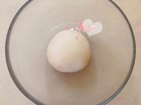 揉成光滑的面团。