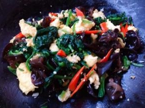 调味料完全入味翻炒均匀即可出锅享用