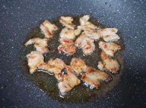 煎熟盛出备用。