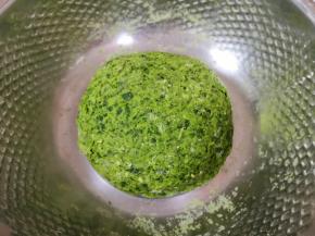 再揉成一个大菜团。