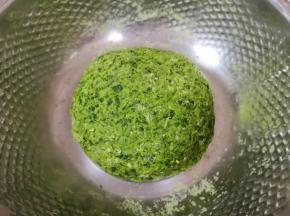 再揉成一个大菜团。