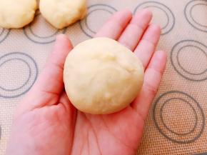 用虎口收口捏紧