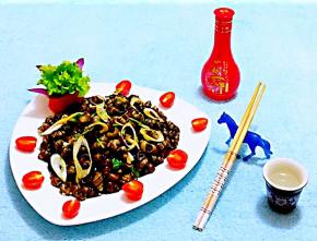 香辣田螺也是追剧或者和闺蜜小酌的必备美味佳肴噢
