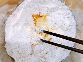 加入玉米油和牛奶