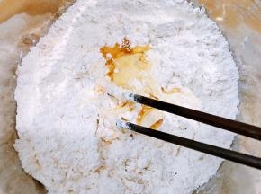 加入玉米油和牛奶