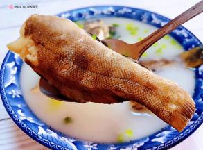 鱼肉入口即化鱼骨煮至软烂可以嚼着吃这样补钙效果非常好