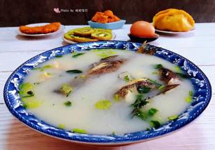 丰盛营养的早餐会给家人带来一天的好心情