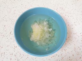 干银耳提前泡发。
