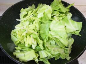 下入卷心菜。