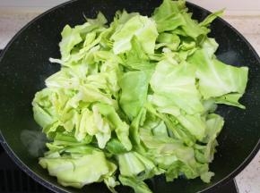 下入卷心菜。