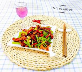 搭配一杯鸡尾酒别有一番滋味