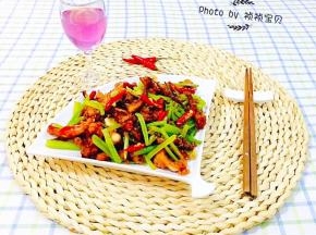 搭配一杯鸡尾酒别有一番滋味